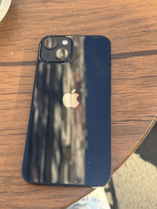 iPhone 13 – 128GB, Midnight (Negru-Albastru Închis)