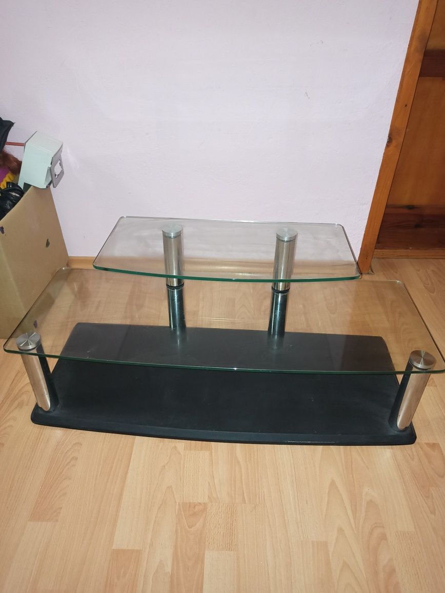 TV маса от стъкло.