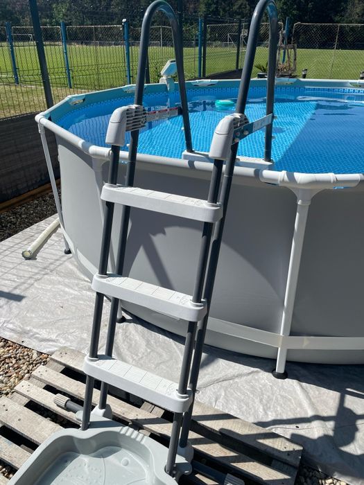 Pompa si Scara ptr piscina - NOI