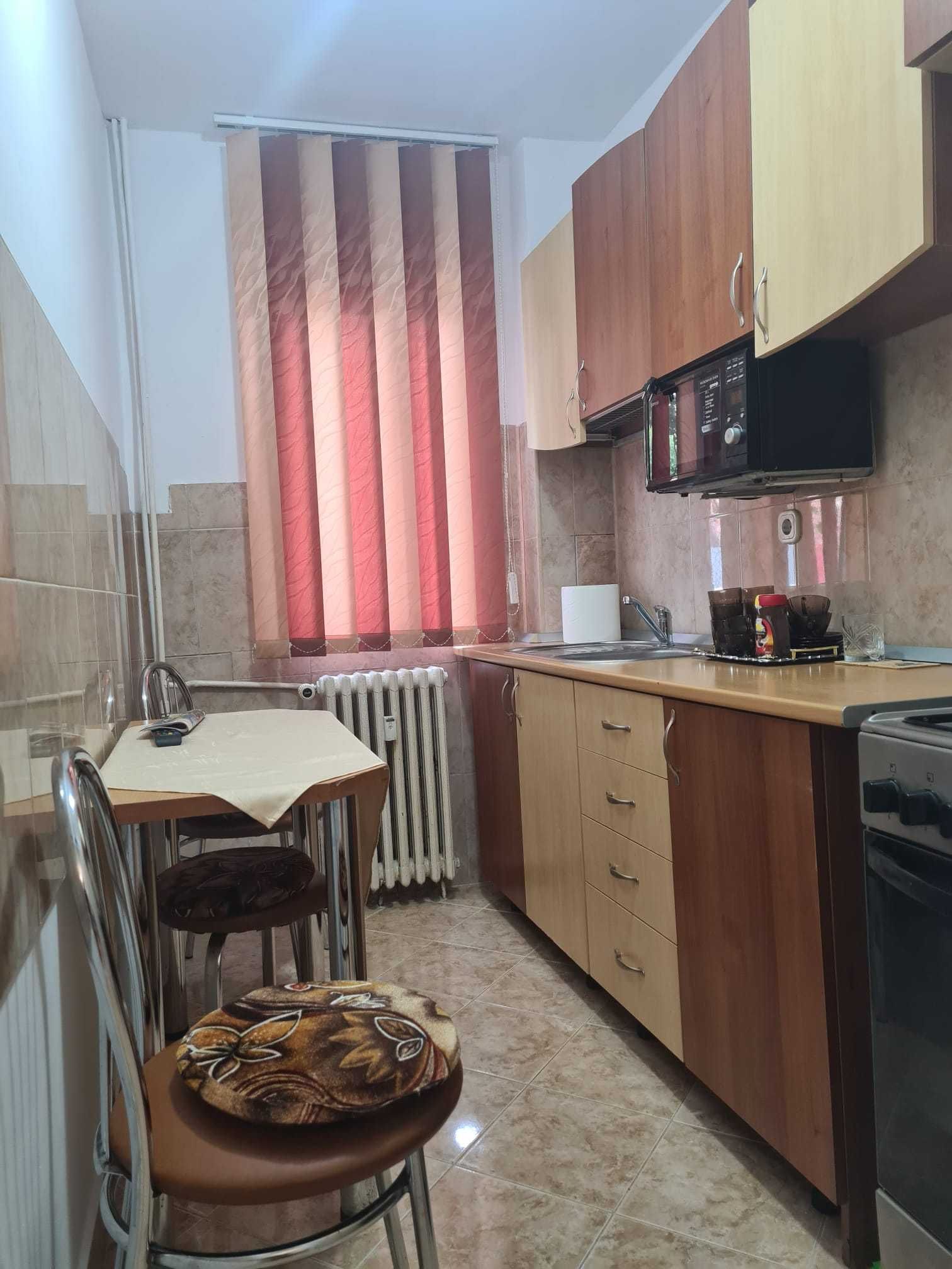 Vand apartament cu 2 camere