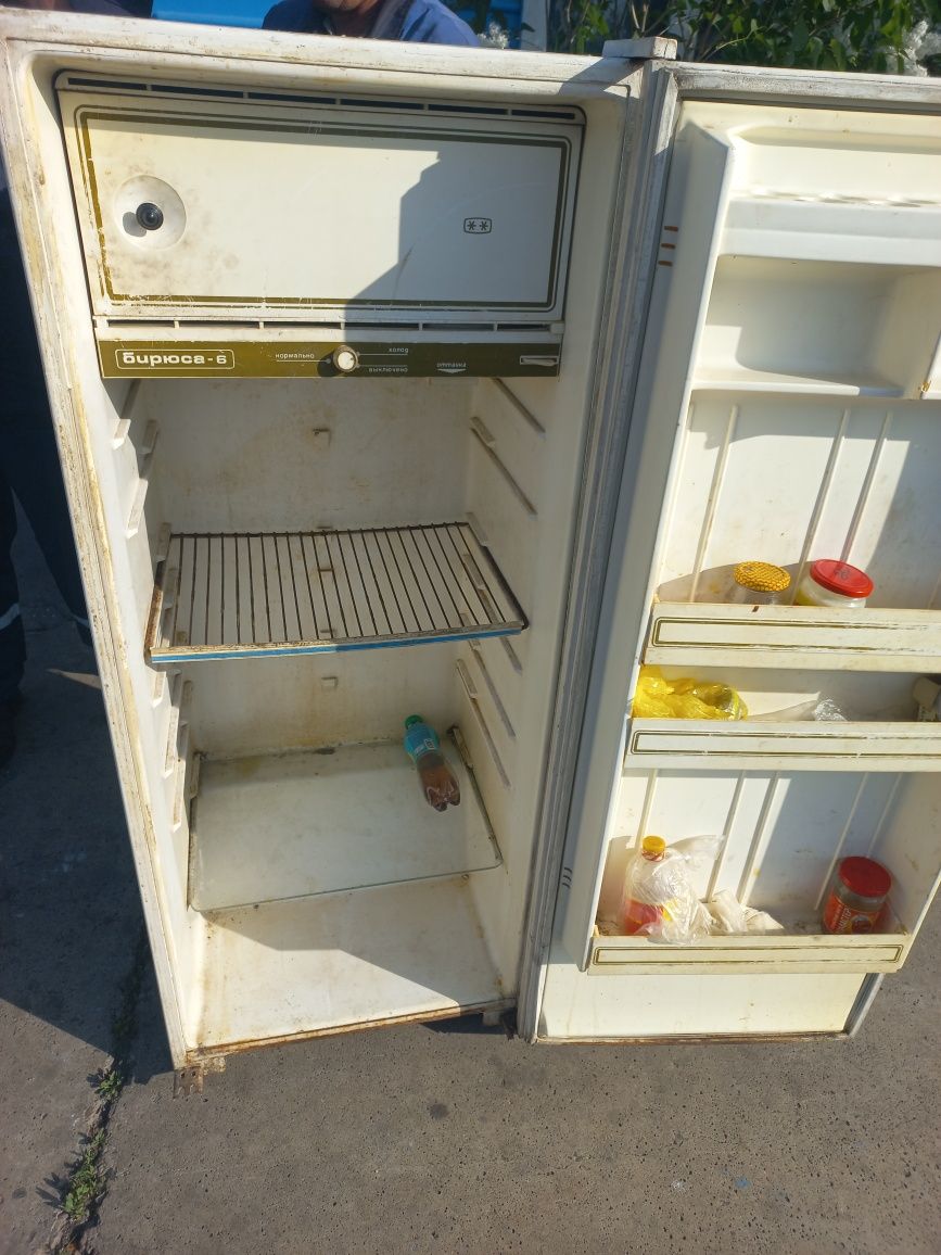 Не рабочий холодильник продаётся