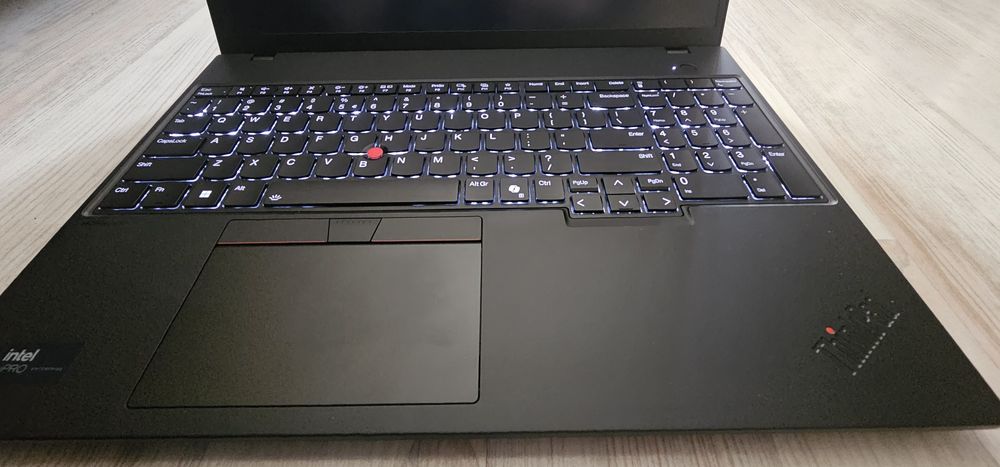 Lenovo Thinkpad T16 ultra 5