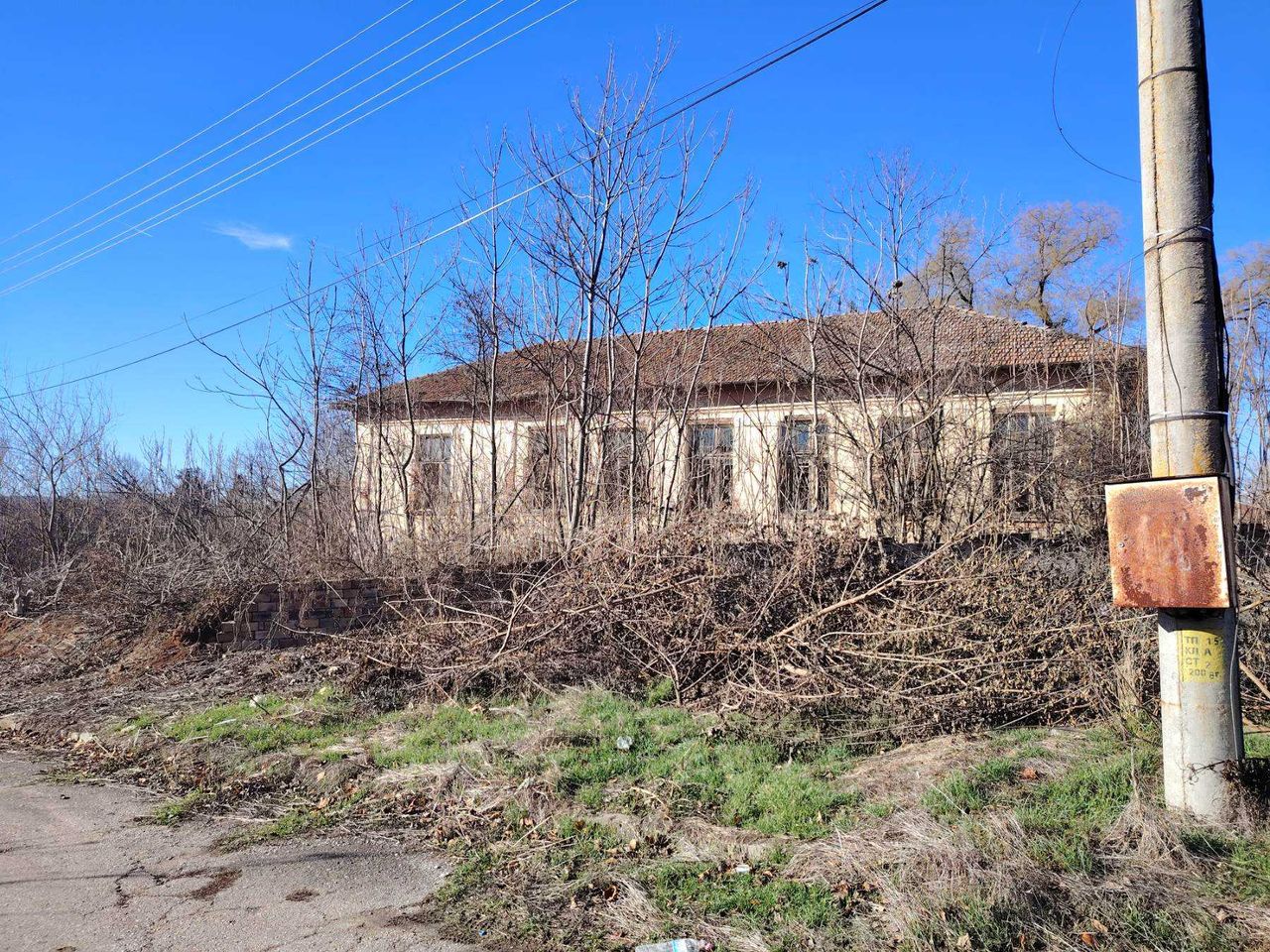 Продава се Промишлена сграда в с. Радомирци, Област Плевен - 9090 кв.м за 13 €/кв.м - Снимка #4
