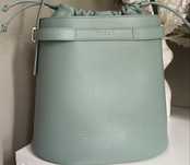 FURLA Giove Bucket - последна колекция-размер L