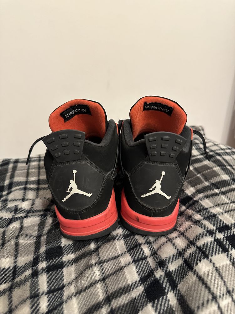 Jordan 4 red thunder