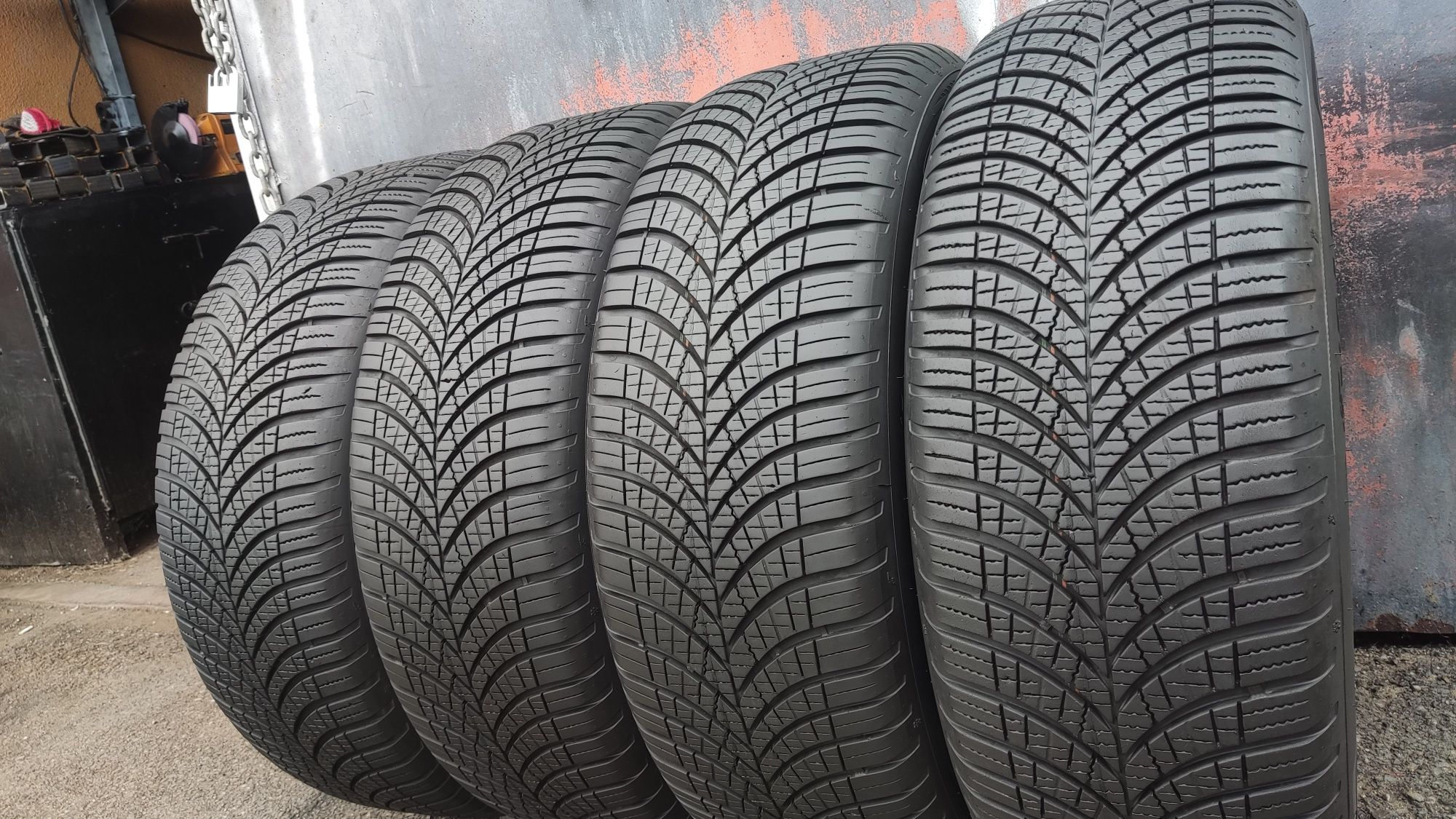 4бр. всесезонни гуми 225/55/19 GoodYear Vector 4 Season, дот22
dot4422