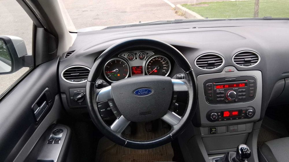 Ford Focus/2011/Anvelope/Bare portbagaj