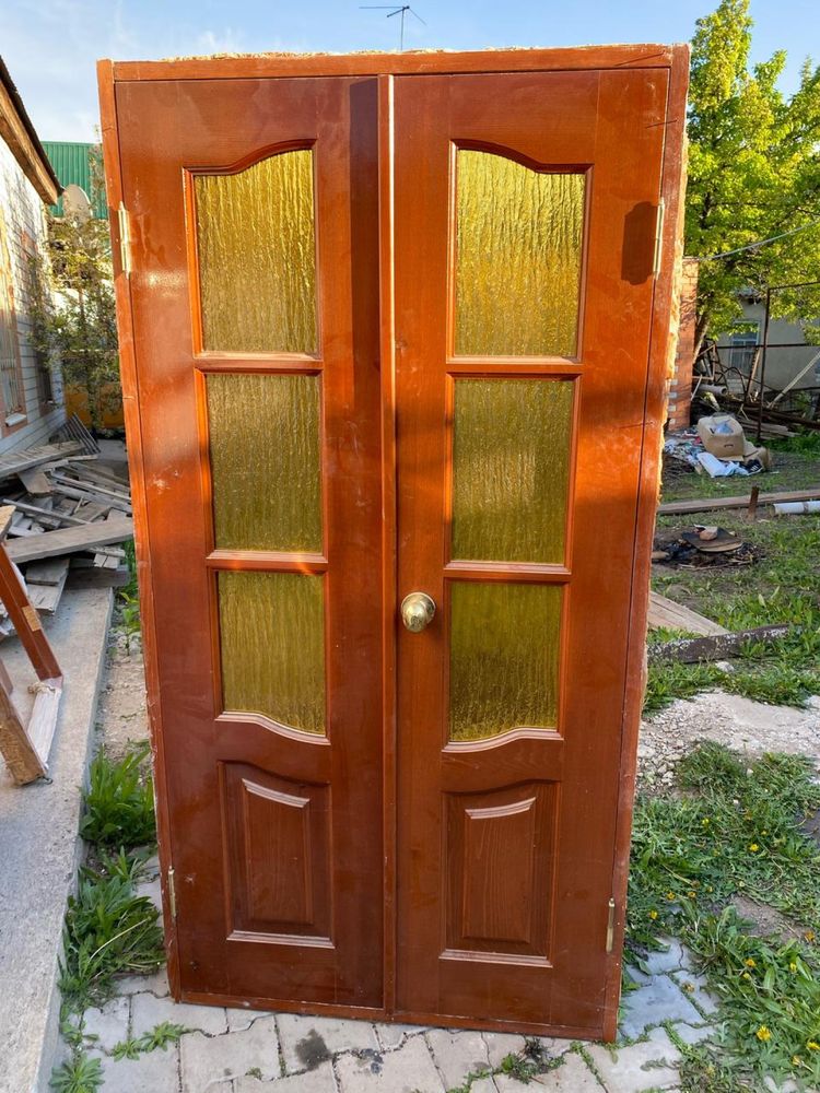 Двери деревянные