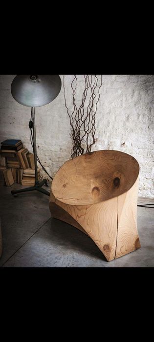 Obiecte din lemn masiv – scaune, tabureți și piese de decor unicat