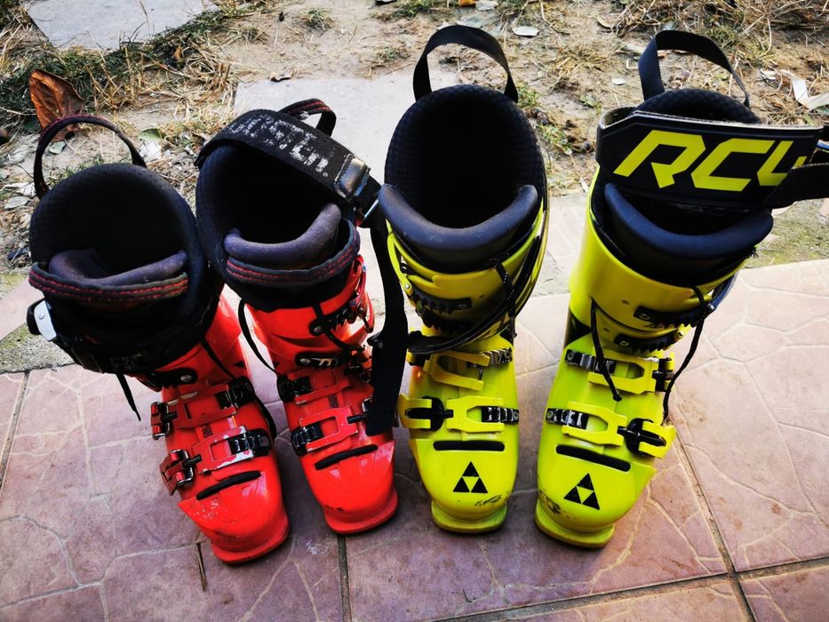 Vând bocanci de competiție Fischer Podium 150 și Atomic Redster
