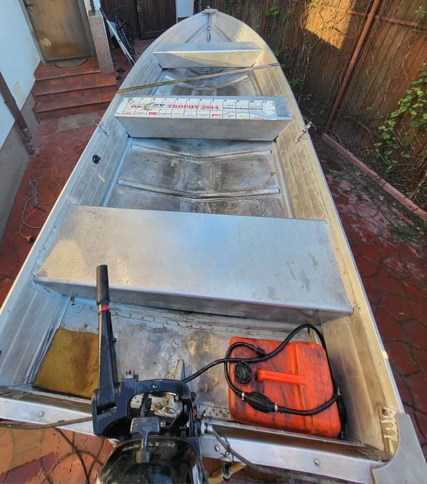 Barca aluminiu cu motor si peridoc