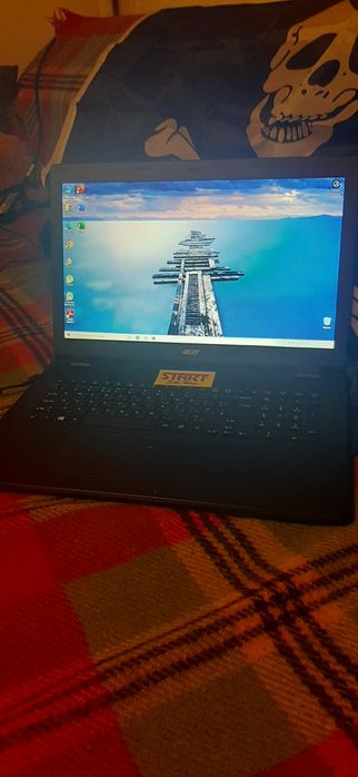 лаптоп acer със зарядно