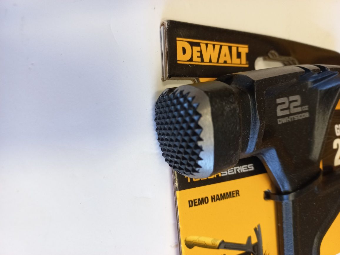 Чук DeWALT 22oz  с магнит/620гр.
