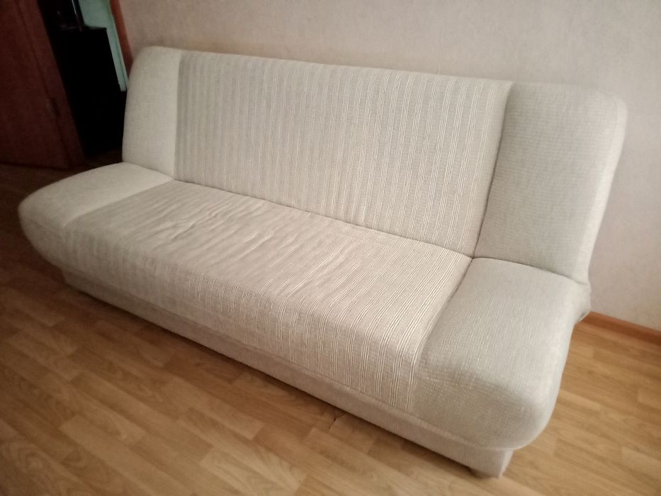диван книжка б/у, в хорошем состоянии, прова Польша, чистый,