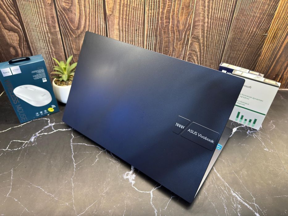 ASUS VivoBook 17 | Core i3-1215U | 8GB RAM | 512GB SSD[23]