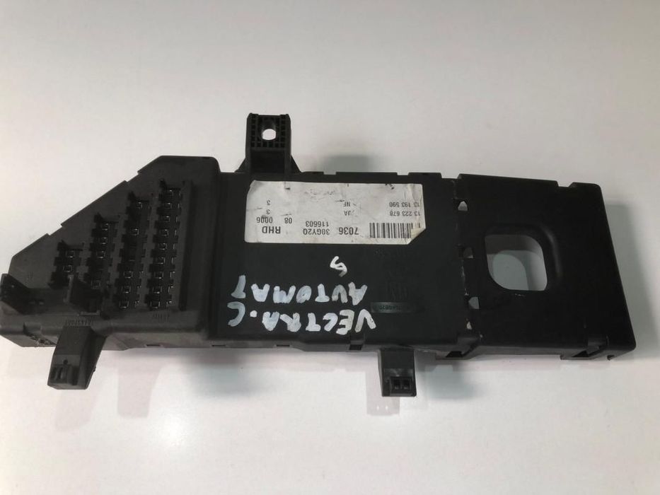 Panou / tablou sigurante Opel Vectra C (2002-2005) 13223678