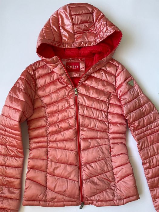 Яке Guess XS размер