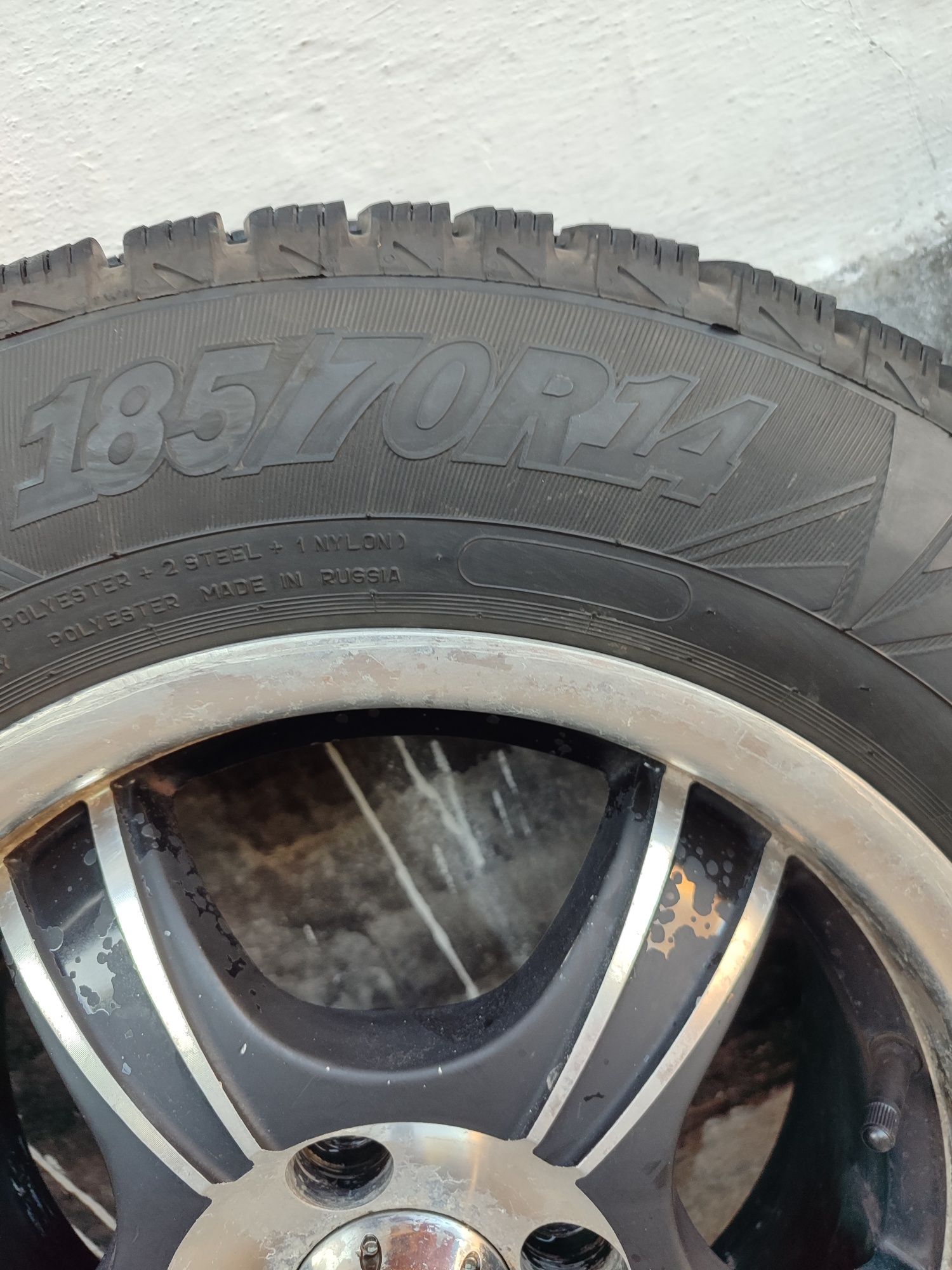 Диски R14 с резиной 185/70/R14 зимние новые
