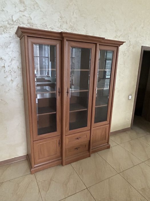 Продам сервант!!!