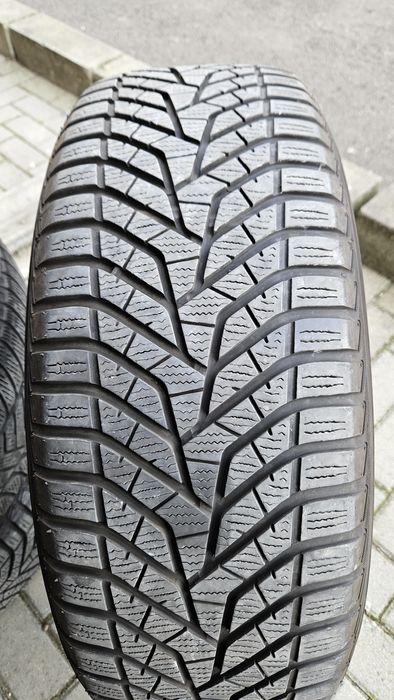 Vand 4 anvelope 235/55 R19 iarna | 2x Pirelli Scorpion si 2x Yokohama
