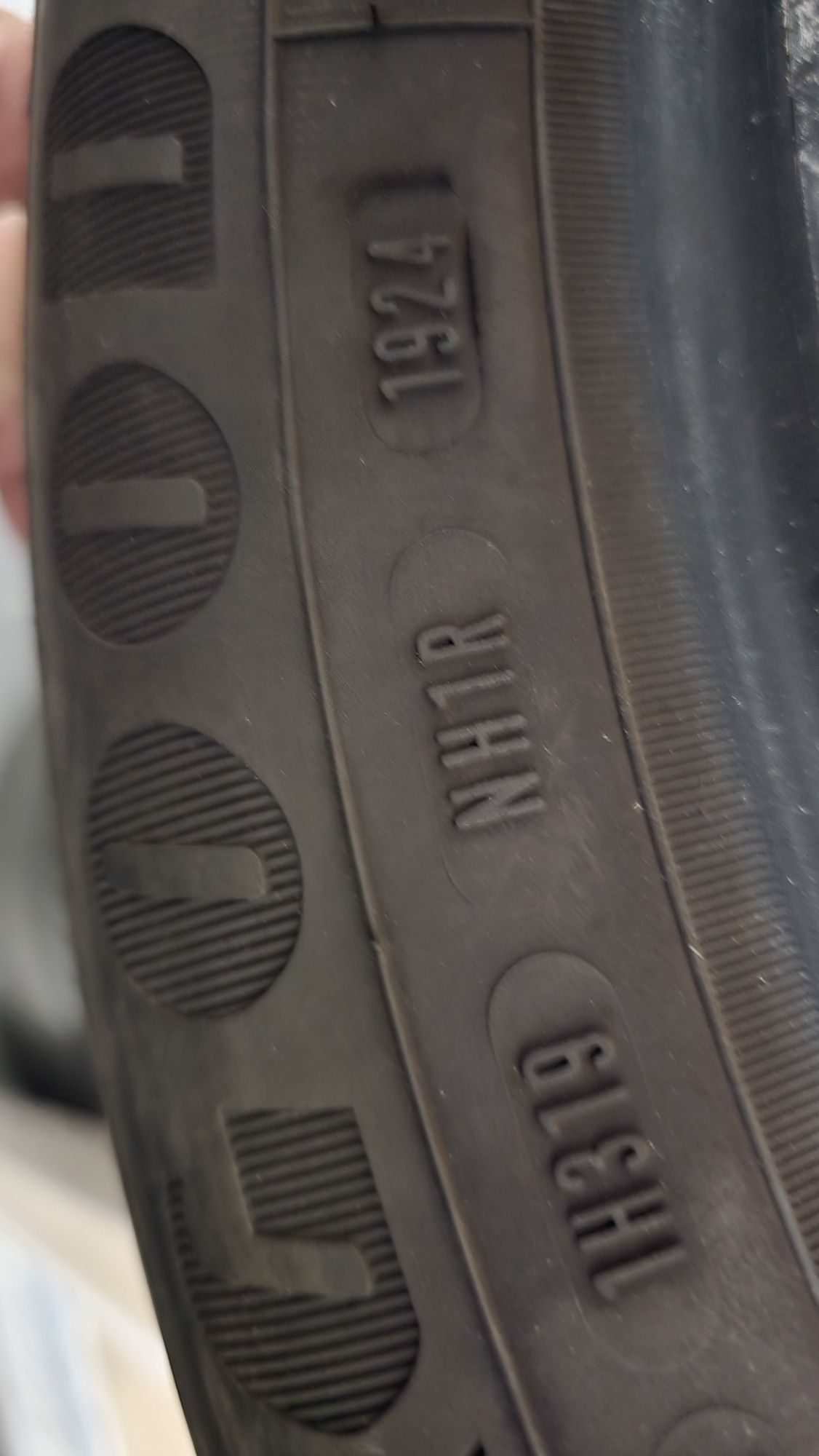 GoodYear EfficientGrip Performance 195/55/16