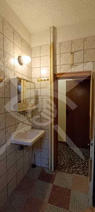 Дава се под наем Етаж от къща в София, Редута - 134 кв.м за 648.21 € - Снимка #11