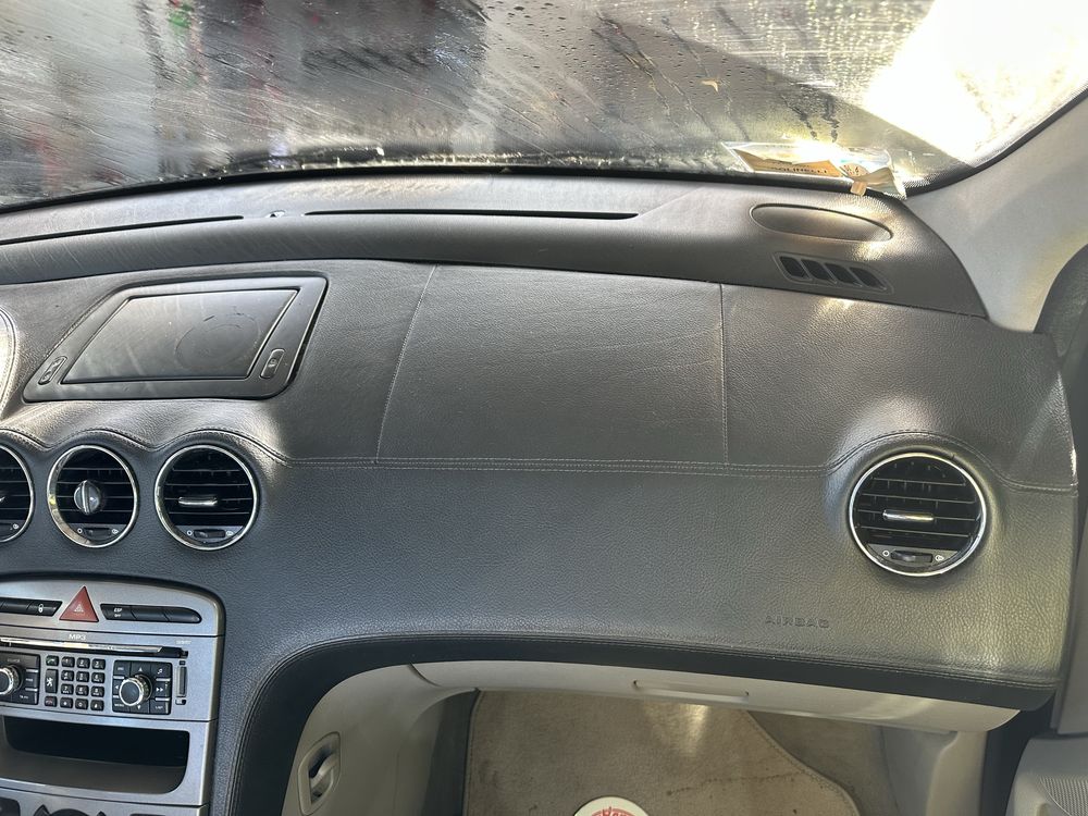 Табло кожа със десен Airbag за Пежо 308