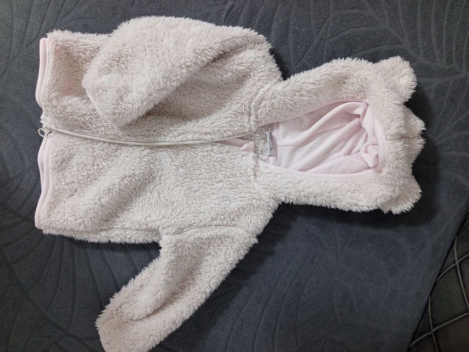 Бебешко пухкаво якенце размер 74