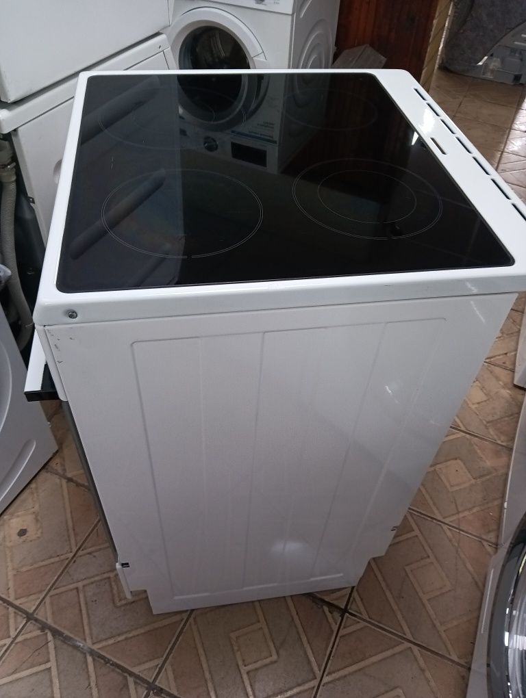 Свободно стояща печка с керамичен плот Gorenje 2 години гаранция!