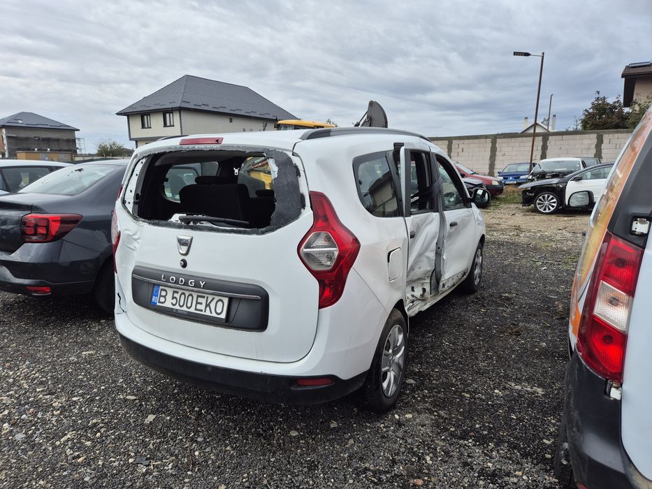 Dacia lodgy lovita avariata