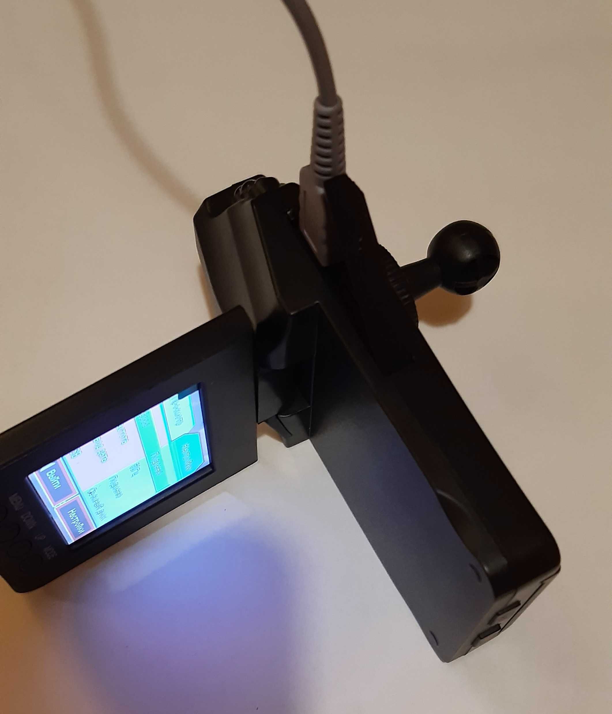 Продавам видеорегистратор HD DVR с 2,5“ ТFT LCD екран