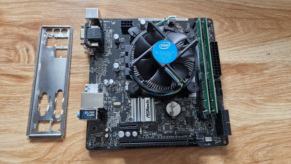 Vand KIT (Gen 8) QUAD i3-8100+H310+8GB DDR4+Cooler !! NOU !! la 300lei