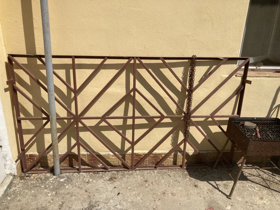 Grilaj pt. geamuri din fier 200 cm x109 cm