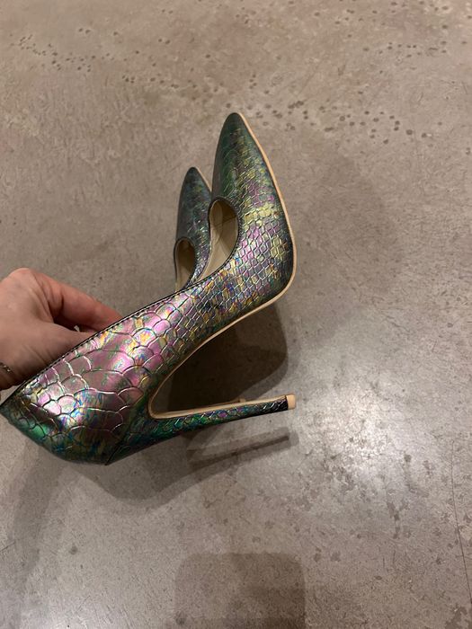 Обувки с висок ток