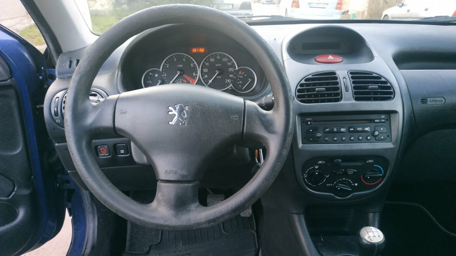 PEUGEOT 206 SW 1,4 бензин