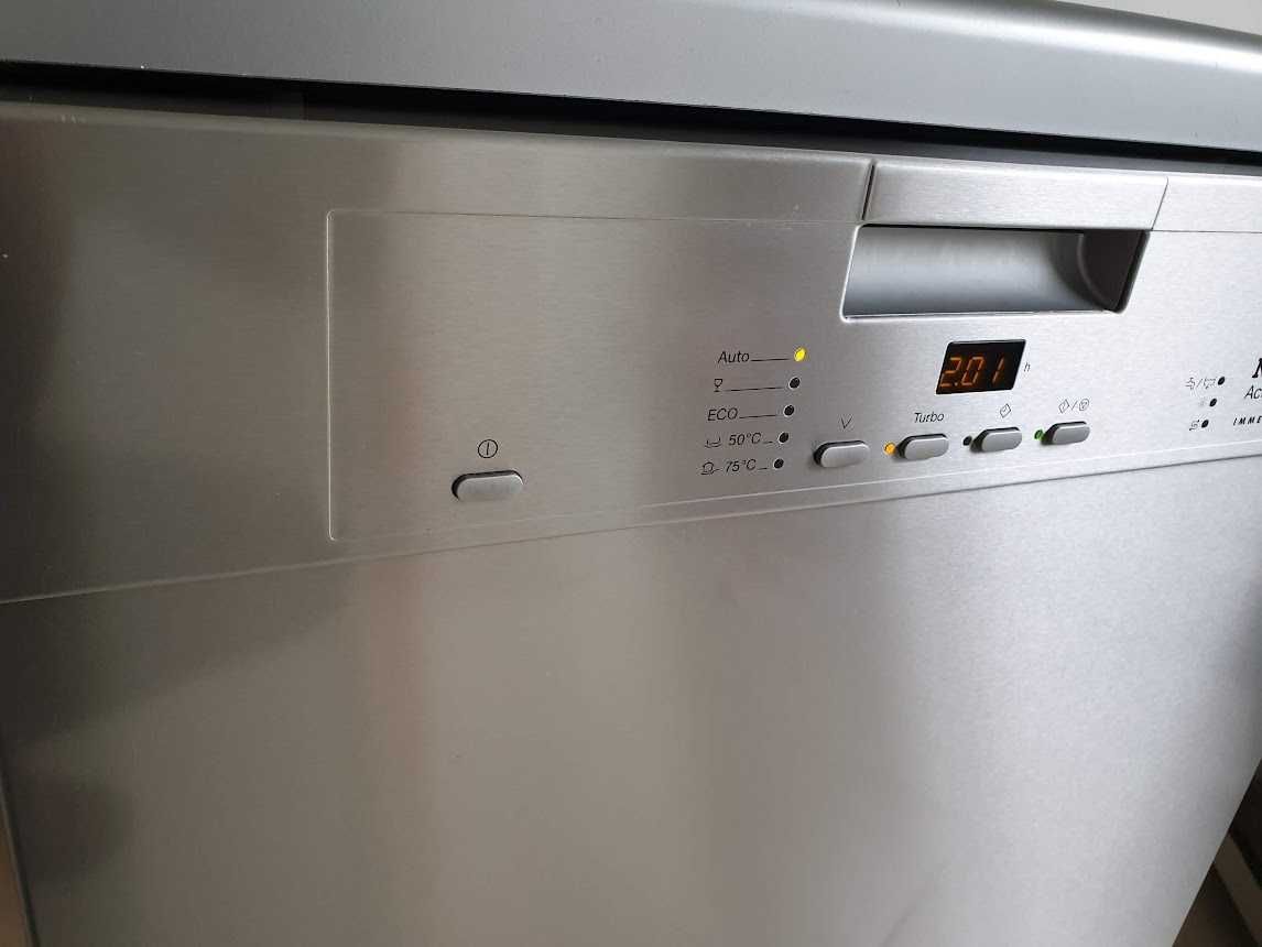 Инокс - Miele Съдомиялна - 14 Комплекта - Свободностояща - 60см