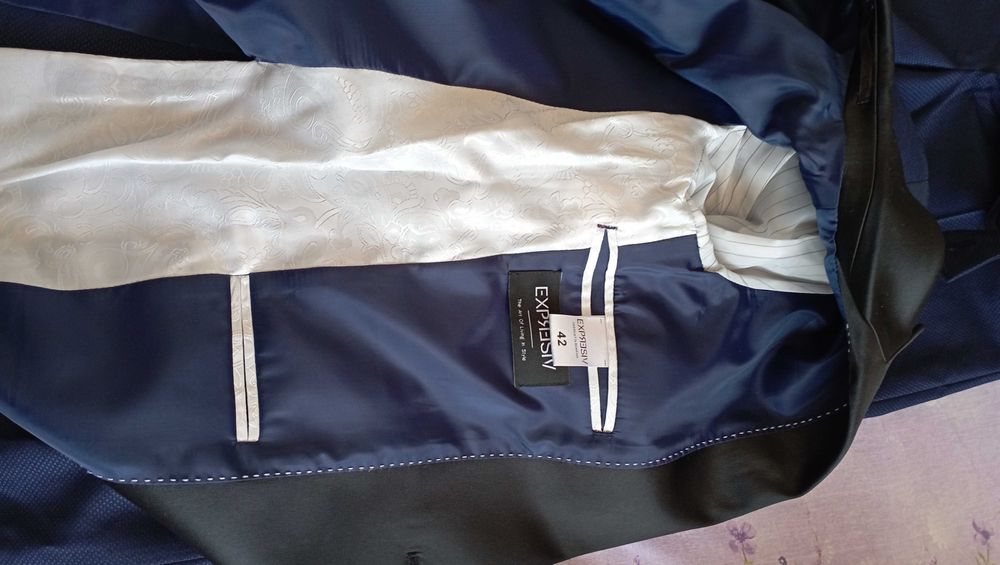 Costum nunta purtat o singura data. Mărimea 42.