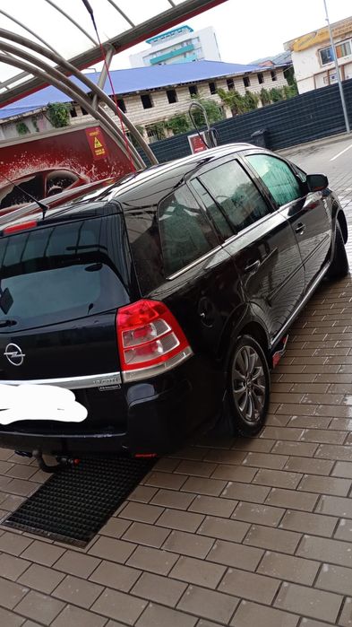 Vând Opel Zanfira