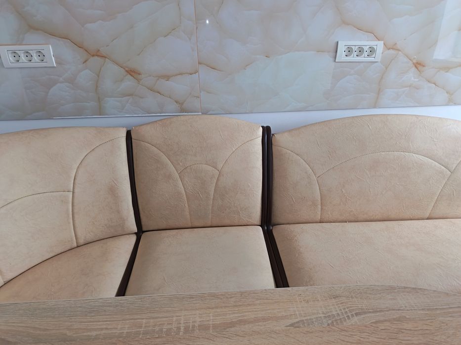 Vand coltar de bucătărie, stare bună, culoarea crem