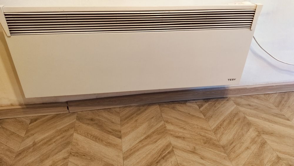 Vând convector electric cu termostat Tesy