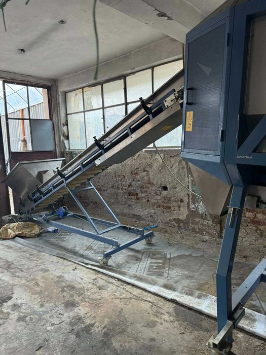 Поточна линия за преработка на билки и подправки.