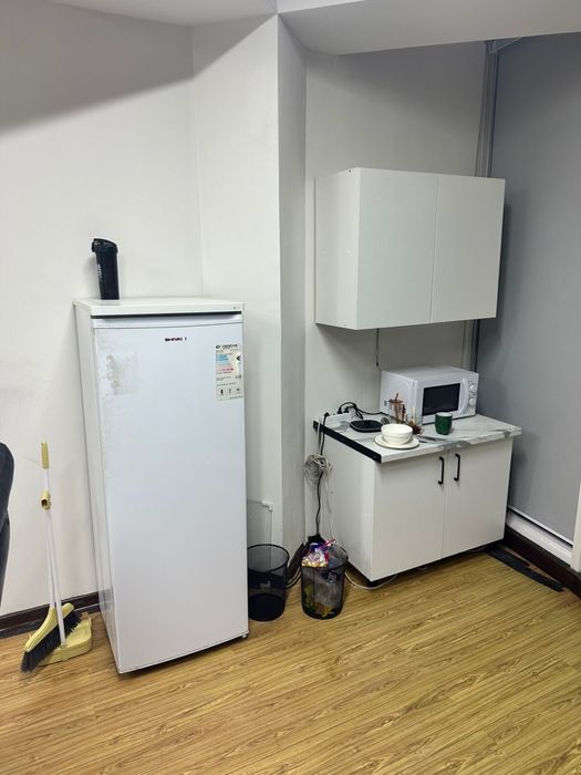 Холодильник рабочий, в хорошем состоянии