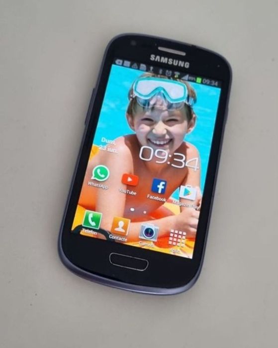 Telefon Samsung cu touchscreen