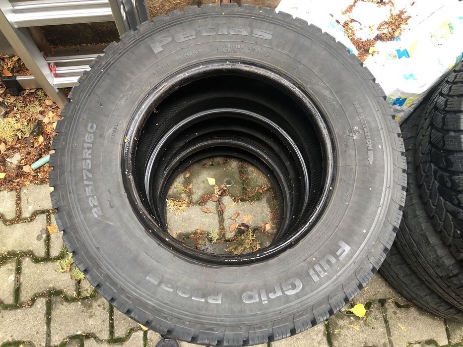 Зимни гуми за бус Petlas 225 75 16С дот 2020