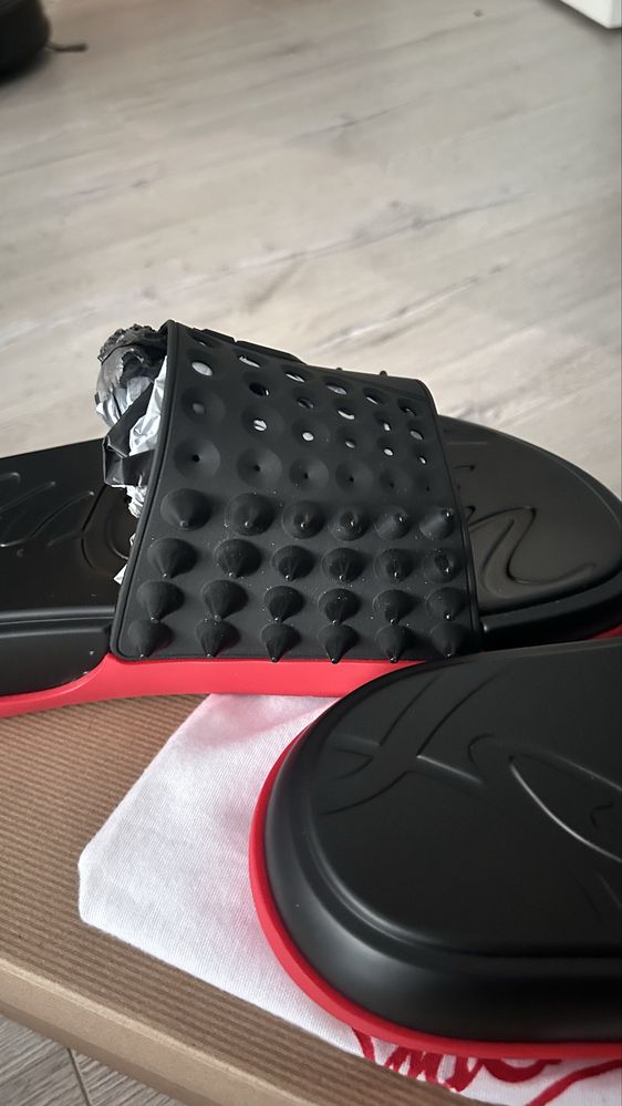 Christian louboutin черни чехли номер 43