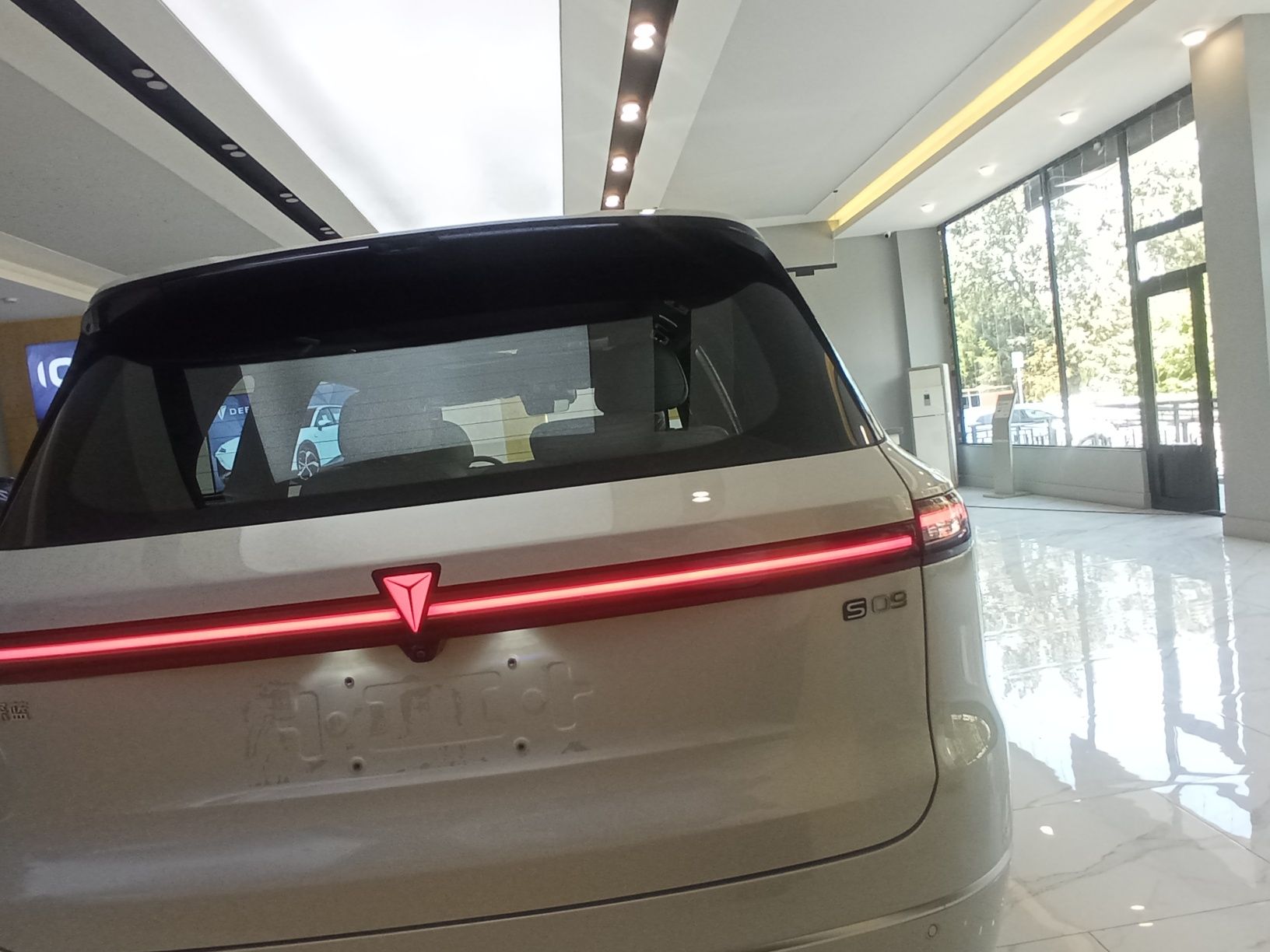 Changan Deepal S09 ofitsialniy avtosalondan 3yillik kafolat bilan