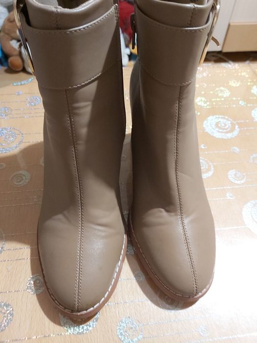 Дамски ботуши нови