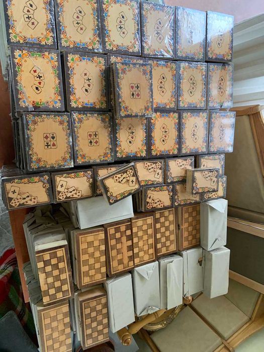 Дървени кутии шах,бридж ,карти пирограф рисунък от соца нови опаковани