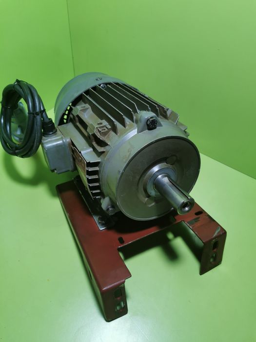 Motor vintage 4 KW fabricat în anii 70,100 % cupru