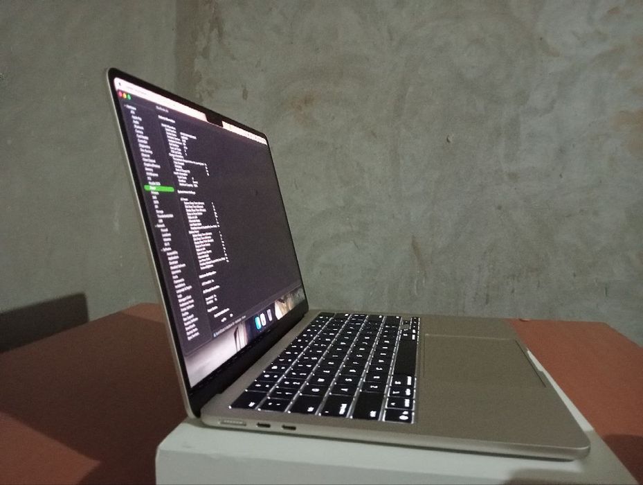 MacBook Air 13-inch  M4